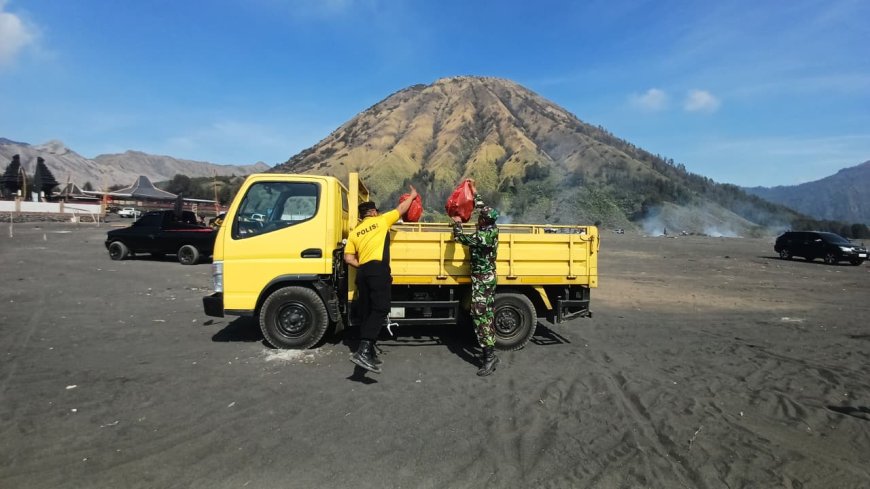 Lingkungan Bersih, Wisata Nyaman Jadi Semangat Bakti Bersih Bromo